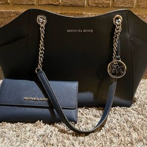 Michael Kors Jet Set Travel Large Chain Shoulder Tote Navy Blue Leather w Wallet